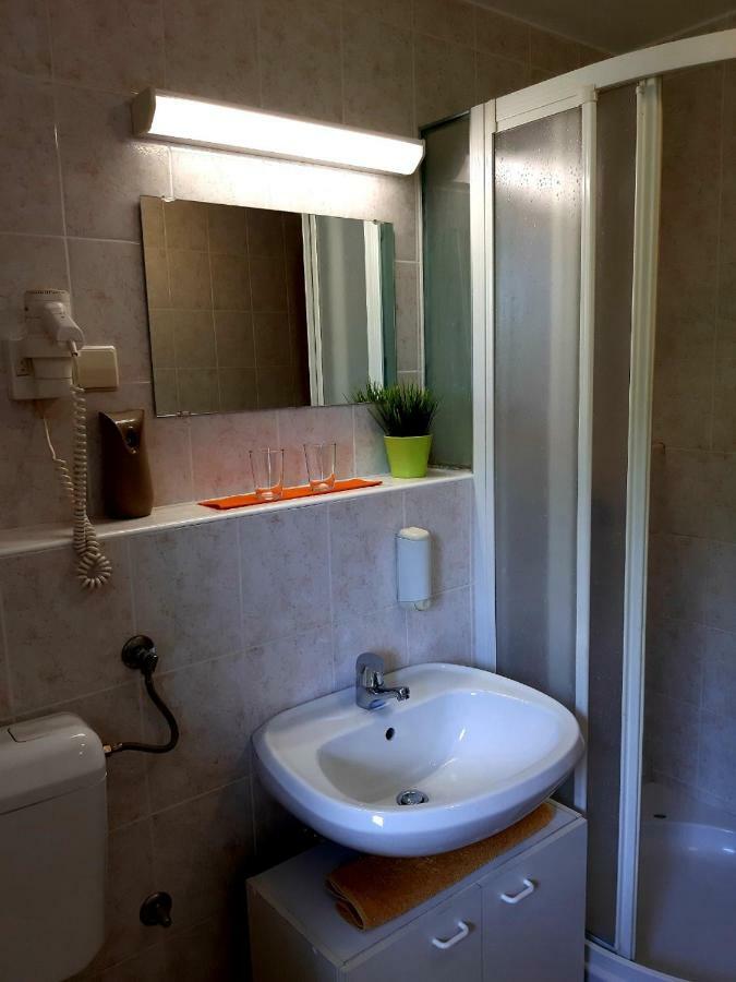 Guesthouse Pri Cebelici Lukovica pri Domžalah Esterno foto