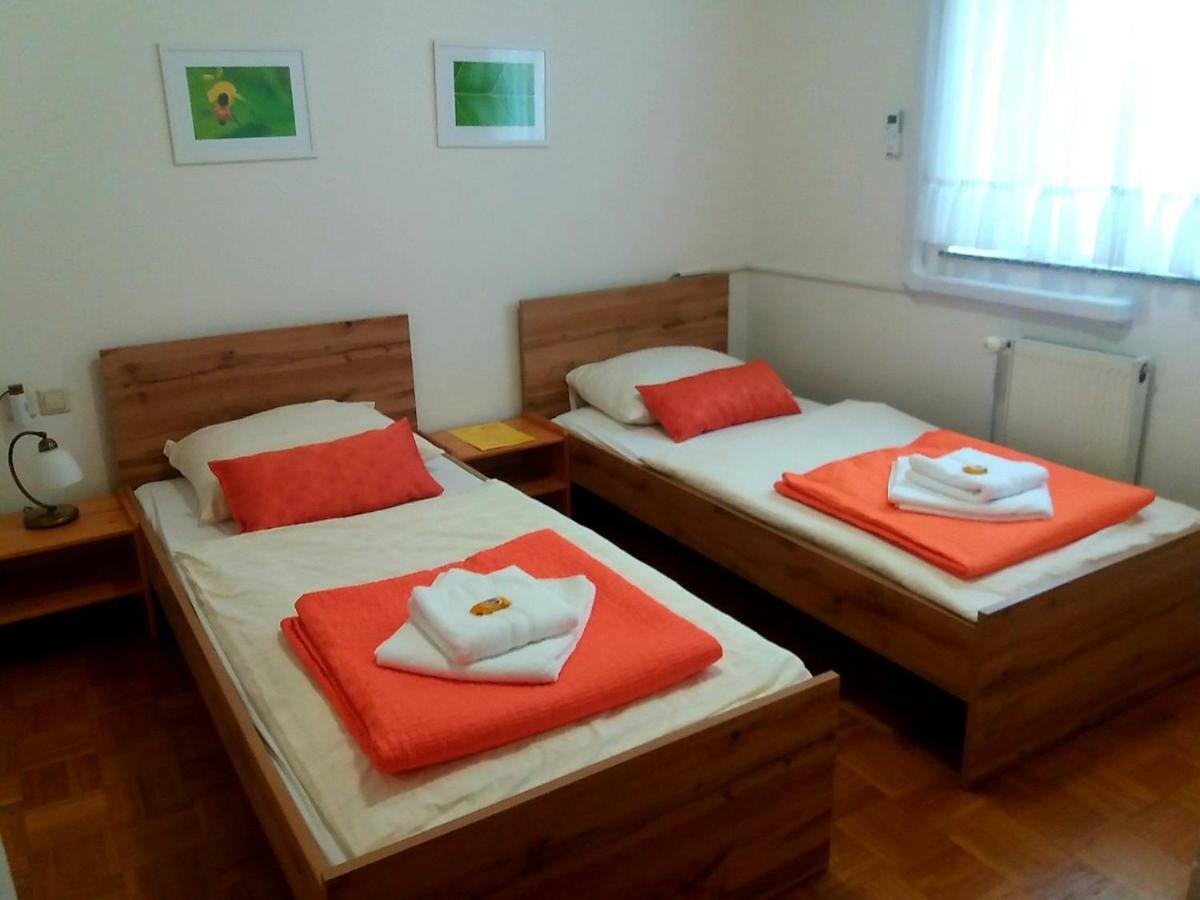 Guesthouse Pri Cebelici Lukovica pri Domžalah Esterno foto